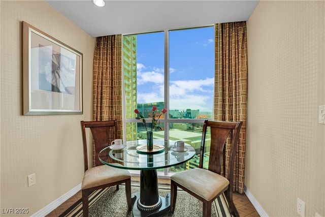 135 East Harmon Avenue 2002 & 2004, Las Vegas, NV 89109