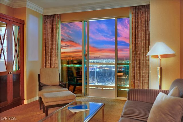 135 East Harmon Avenue 2002 & 2004, Las Vegas, NV 89109