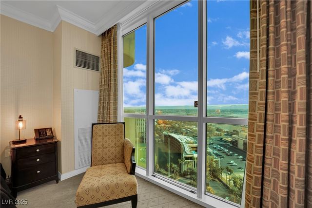 135 East Harmon Avenue 2002 & 2004, Las Vegas, NV 89109