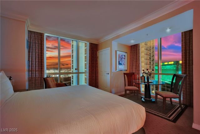 135 East Harmon Avenue 2002 & 2004, Las Vegas, NV 89109