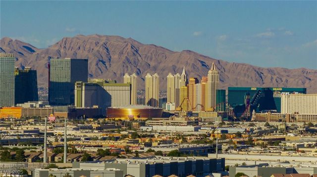 135 East Harmon Avenue 2002 & 2004, Las Vegas, NV 89109