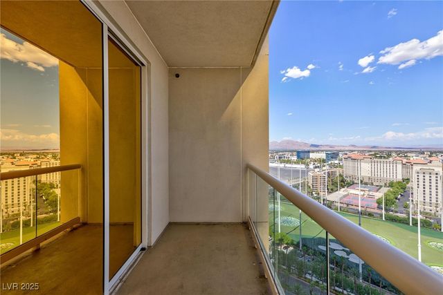 135 East Harmon Avenue 2002 & 2004, Las Vegas, NV 89109