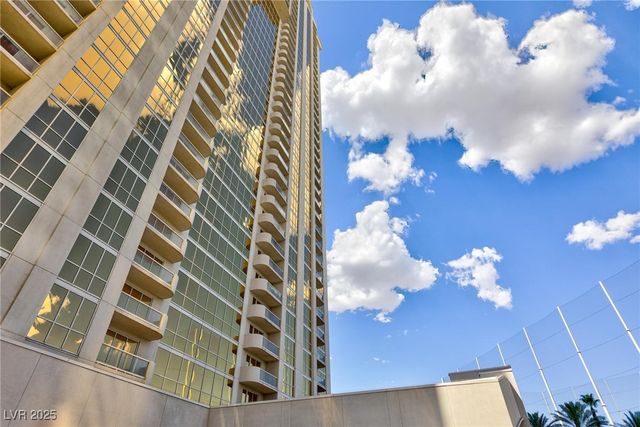 135 East Harmon Avenue 2002 & 2004, Las Vegas, NV 89109