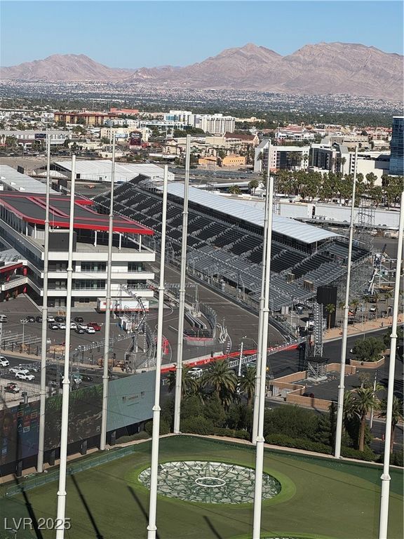 135 East Harmon Avenue 2002 & 2004, Las Vegas, NV 89109