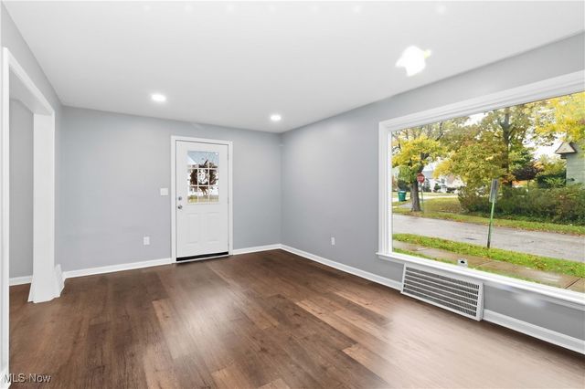 5165 Camden Road, Maple Heights, OH 44137