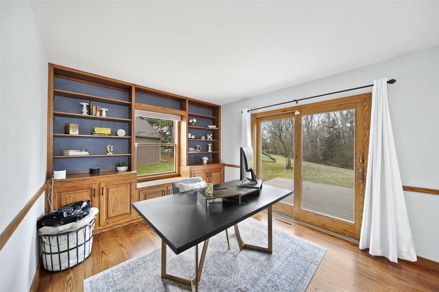 1544 Brookfield Court, Adrian, MI 49221