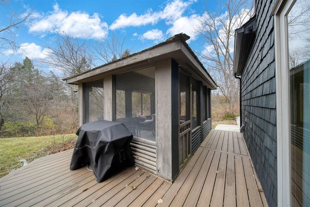 1544 Brookfield Court, Adrian, MI 49221