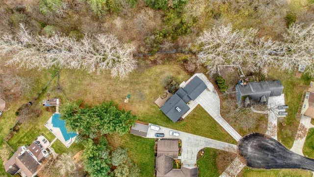 1544 Brookfield Court, Adrian, MI 49221