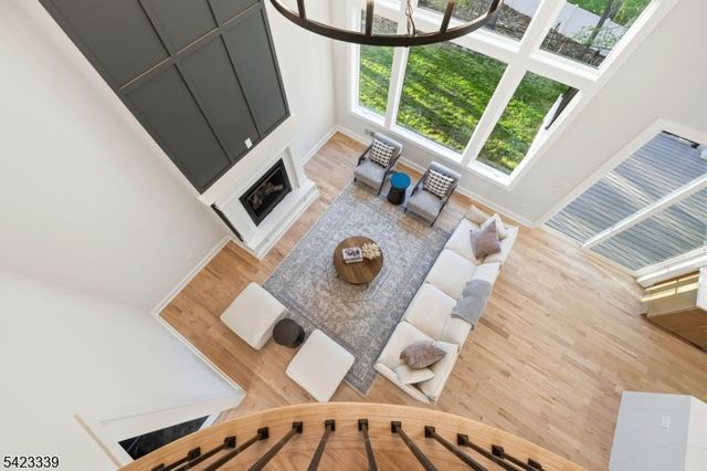 11 Elmwood Ct, Livingston Twp., NJ 07039