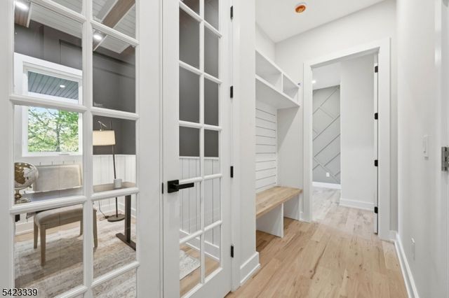 11 Elmwood Ct, Livingston Twp., NJ 07039