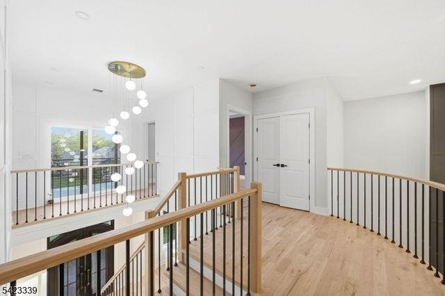 11 Elmwood Ct, Livingston Twp., NJ 07039