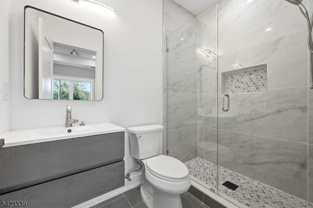 11 Elmwood Ct, Livingston Twp., NJ 07039