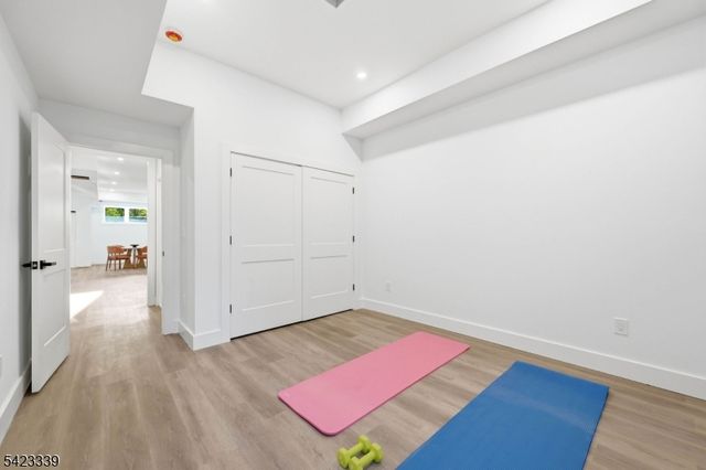 11 Elmwood Ct, Livingston Twp., NJ 07039