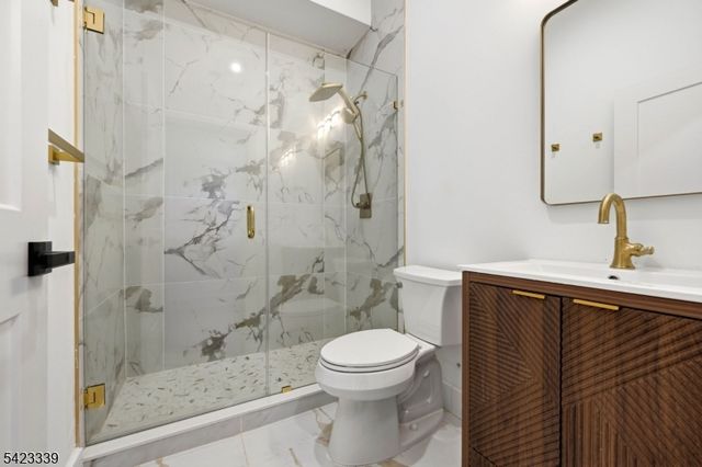 11 Elmwood Ct, Livingston Twp., NJ 07039