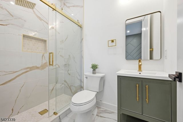 11 Elmwood Ct, Livingston Twp., NJ 07039