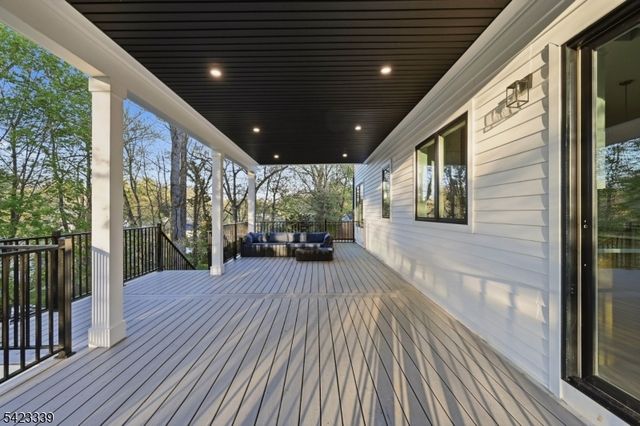 11 Elmwood Ct, Livingston Twp., NJ 07039