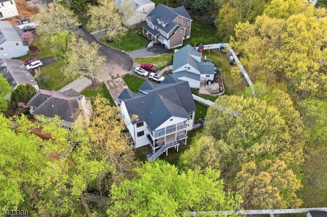 11 Elmwood Ct, Livingston Twp., NJ 07039