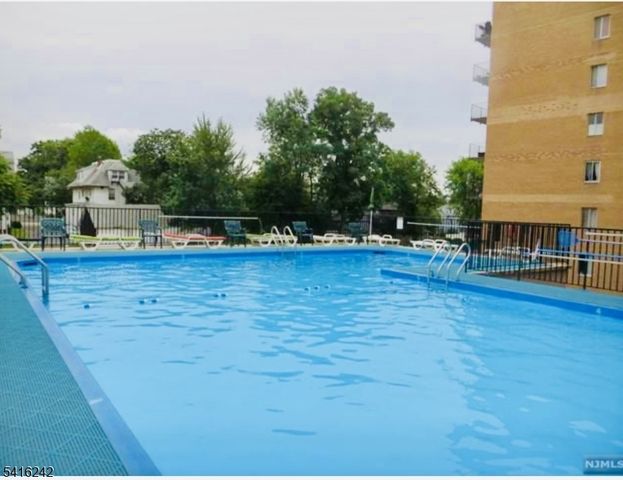 265 Main 108, Ridgefield Park Village, NJ 07660