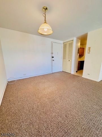 265 Main 108, Ridgefield Park Village, NJ 07660