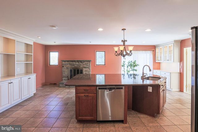 14005 FOXLAND RD, Phoenix, MD 21131