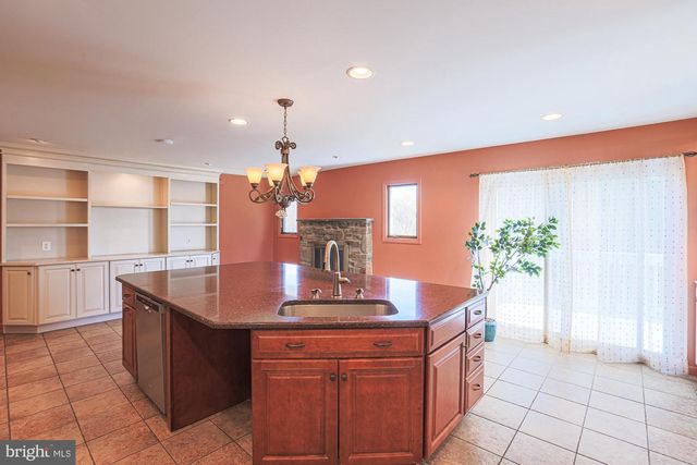 14005 FOXLAND RD, Phoenix, MD 21131