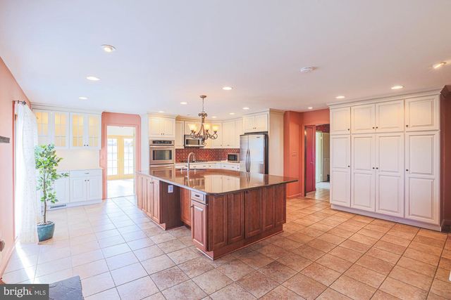 14005 FOXLAND RD, Phoenix, MD 21131