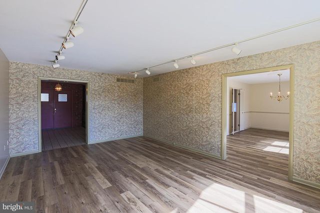 14005 FOXLAND RD, Phoenix, MD 21131