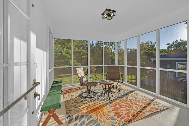 311 Elm Street, Glen Ellyn, IL 60137