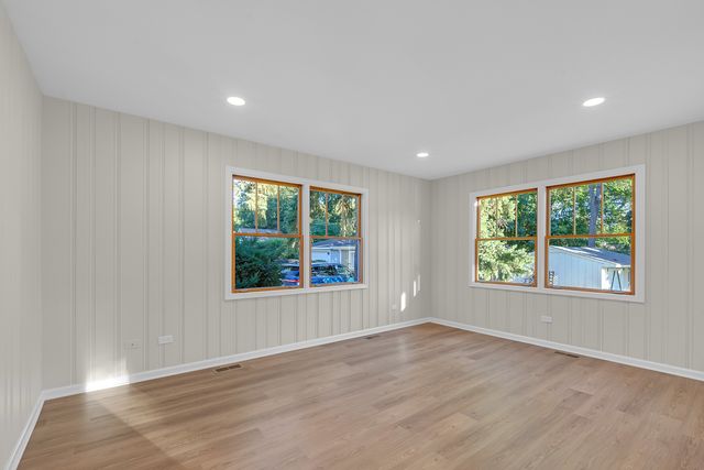 311 Elm Street, Glen Ellyn, IL 60137
