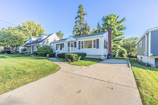311 Elm Street, Glen Ellyn, IL 60137