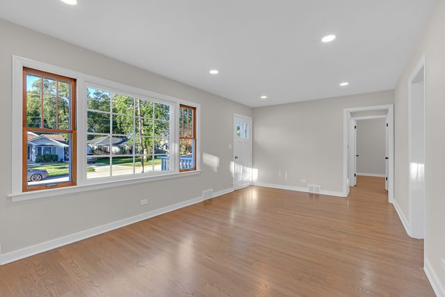 311 Elm Street, Glen Ellyn, IL 60137