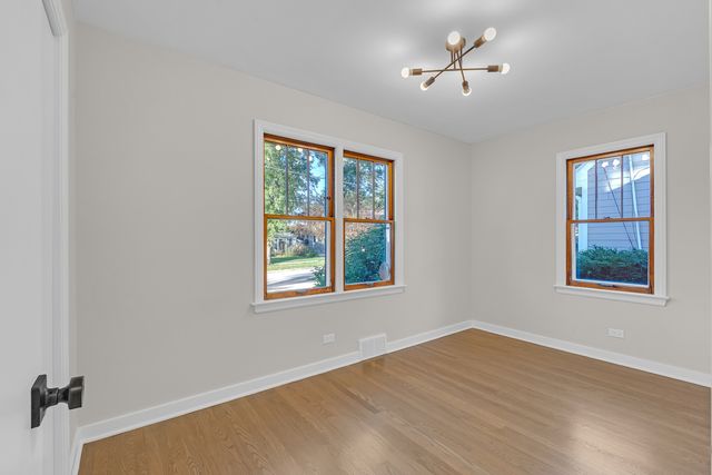311 Elm Street, Glen Ellyn, IL 60137