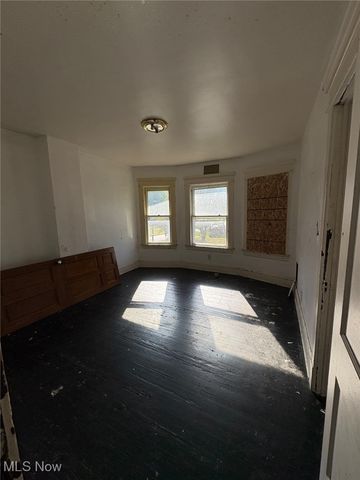 12325 Ingomar Avenue, Cleveland, OH 44108