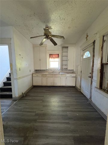 12325 Ingomar Avenue, Cleveland, OH 44108