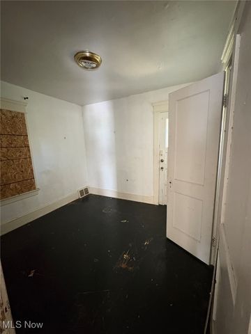 12325 Ingomar Avenue, Cleveland, OH 44108