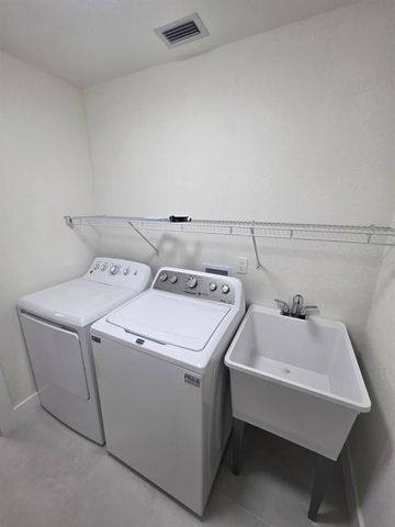 2051 LAREDO AVENUE, Spring Hill, FL 34608
