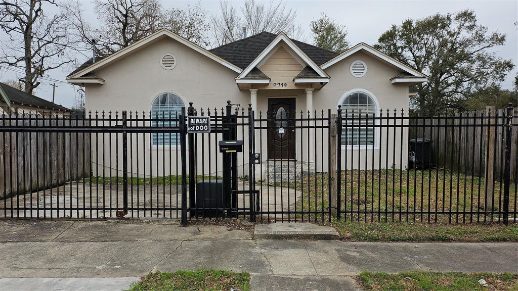4714 Sharon Street, Houston, TX 77020