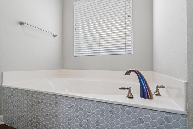 2900 Brandy LN, Georgetown, TX 78628