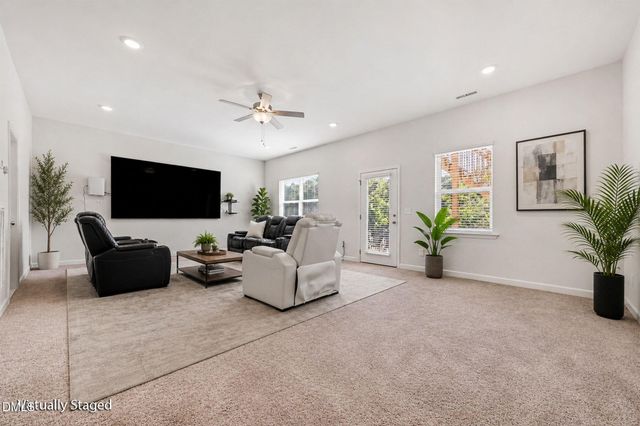 447 Forestview Crest Way, Fuquay Varina, NC 27526