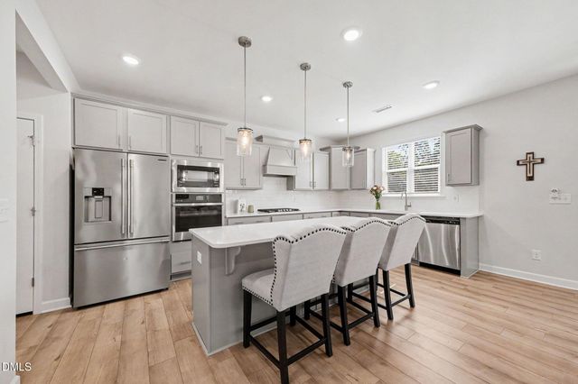 447 Forestview Crest Way, Fuquay Varina, NC 27526