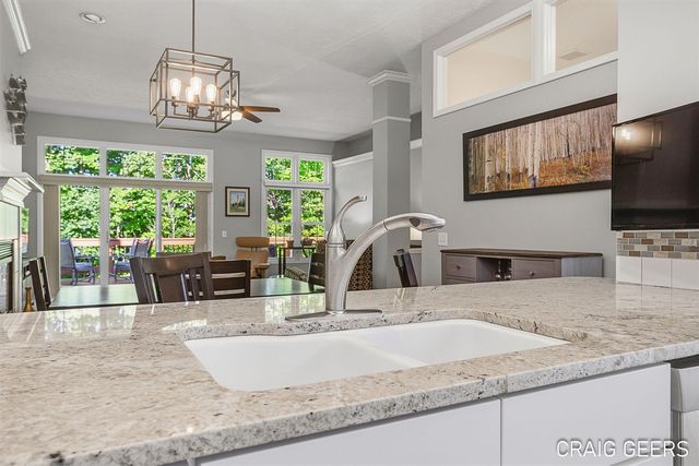 2521 Forest Bluff Drive 27, Grand Rapids, MI 49546