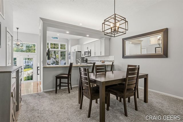 2521 Forest Bluff Drive 27, Grand Rapids, MI 49546