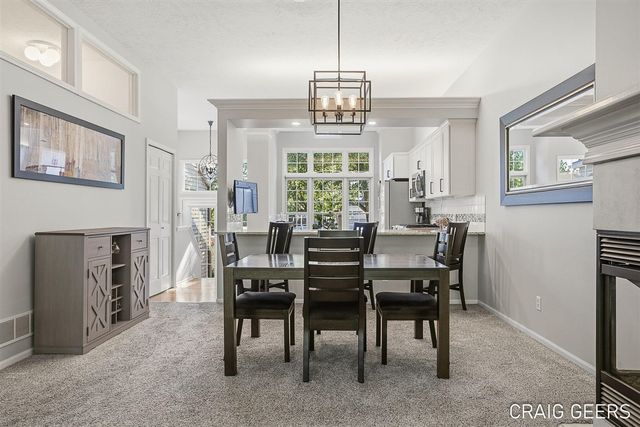 2521 Forest Bluff Drive 27, Grand Rapids, MI 49546