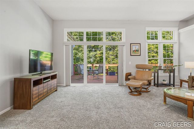 2521 Forest Bluff Drive 27, Grand Rapids, MI 49546