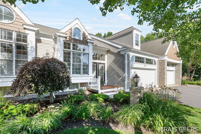 2521 Forest Bluff Drive 27, Grand Rapids, MI 49546