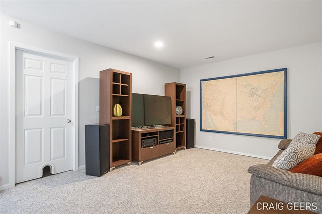 2521 Forest Bluff Drive 27, Grand Rapids, MI 49546