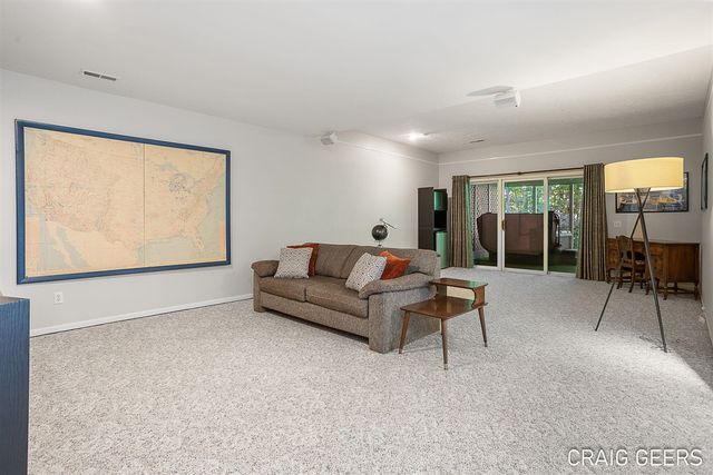 2521 Forest Bluff Drive 27, Grand Rapids, MI 49546