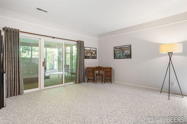 2521 Forest Bluff Drive 27, Grand Rapids, MI 49546