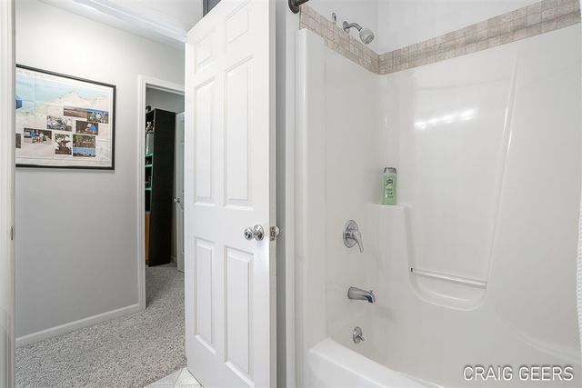 2521 Forest Bluff Drive 27, Grand Rapids, MI 49546