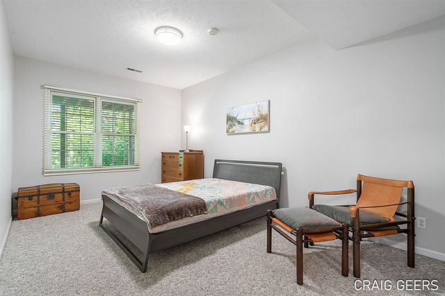 2521 Forest Bluff Drive 27, Grand Rapids, MI 49546